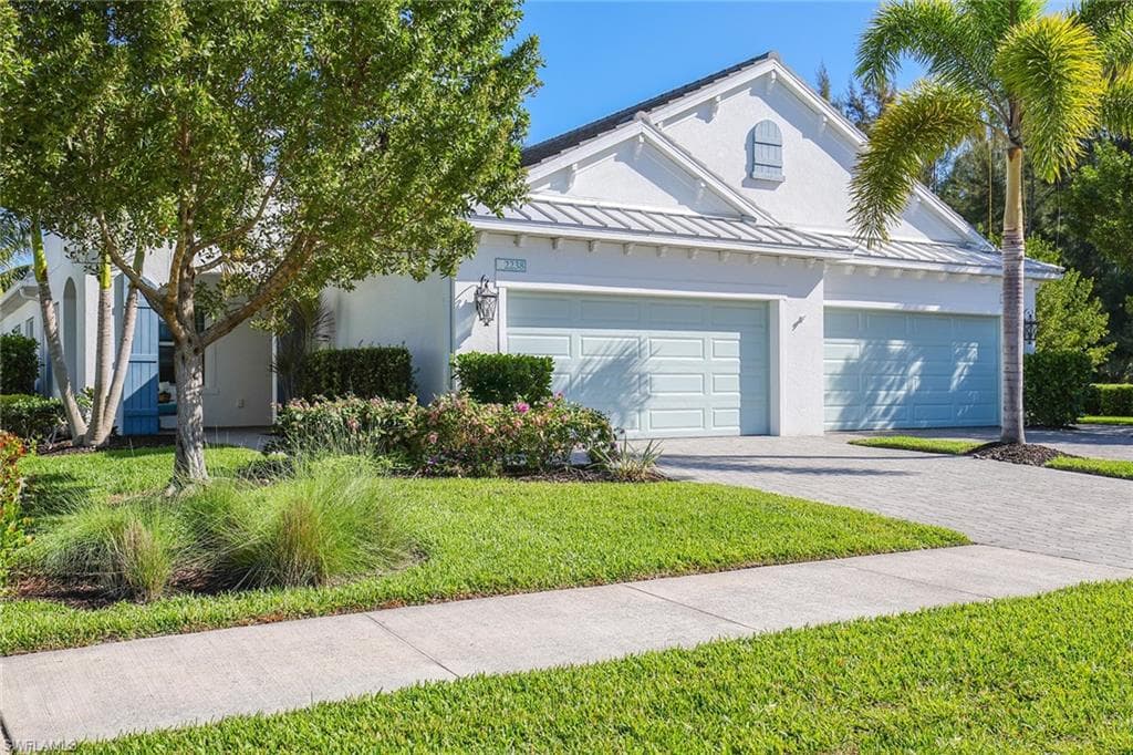 2238 Marquesa CIR NAPLES, FL 34112