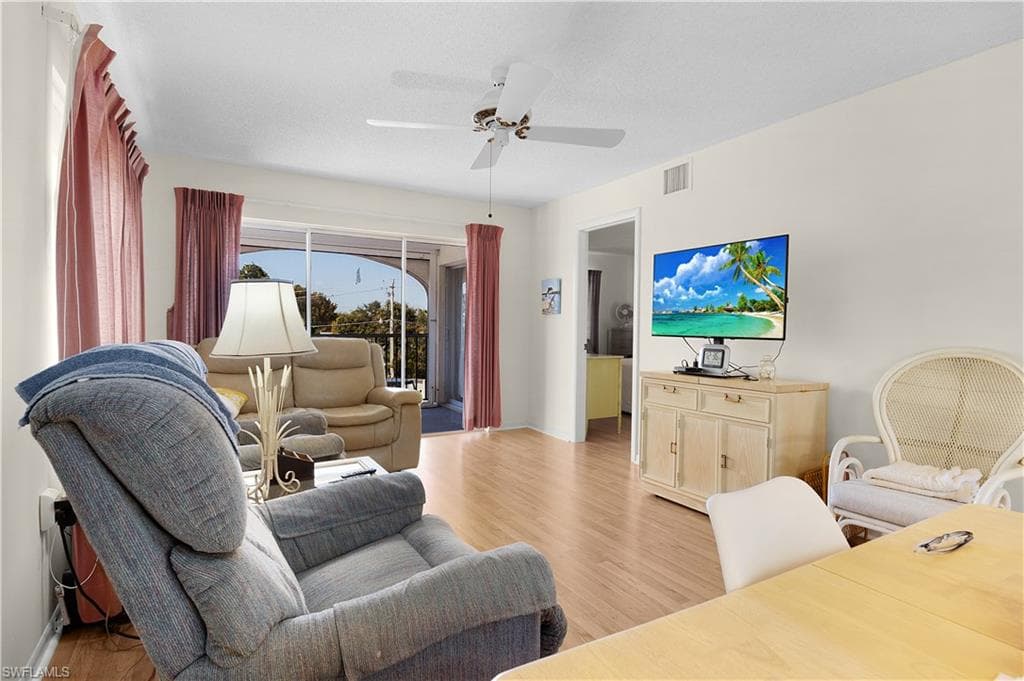 5 High Point CIR W 313 NAPLES, FL 34103