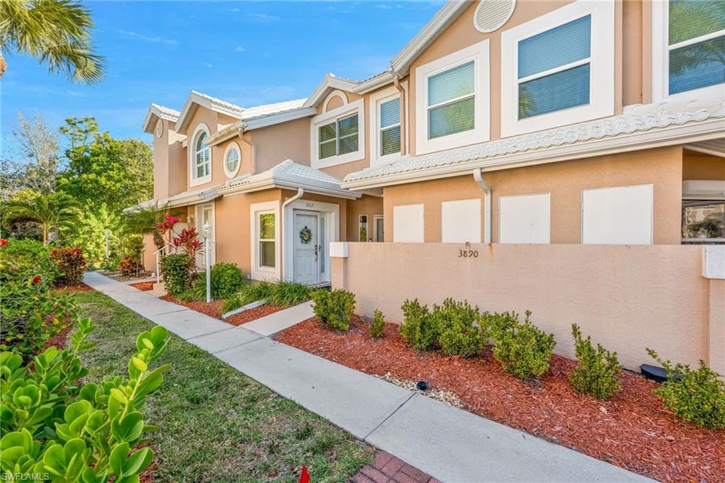 3890 Leeward Passage CT 201 BONITA SPRINGS, FL 34134