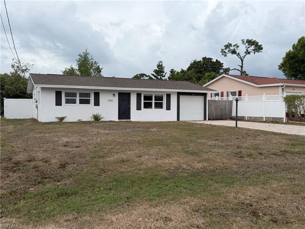 7430 Pine DR FORT MYERS, FL 33967