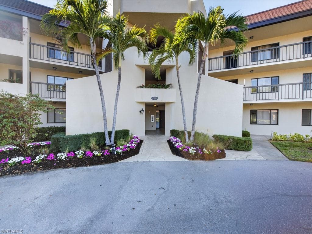 413 Augusta BLVD 206 NAPLES, FL 34113