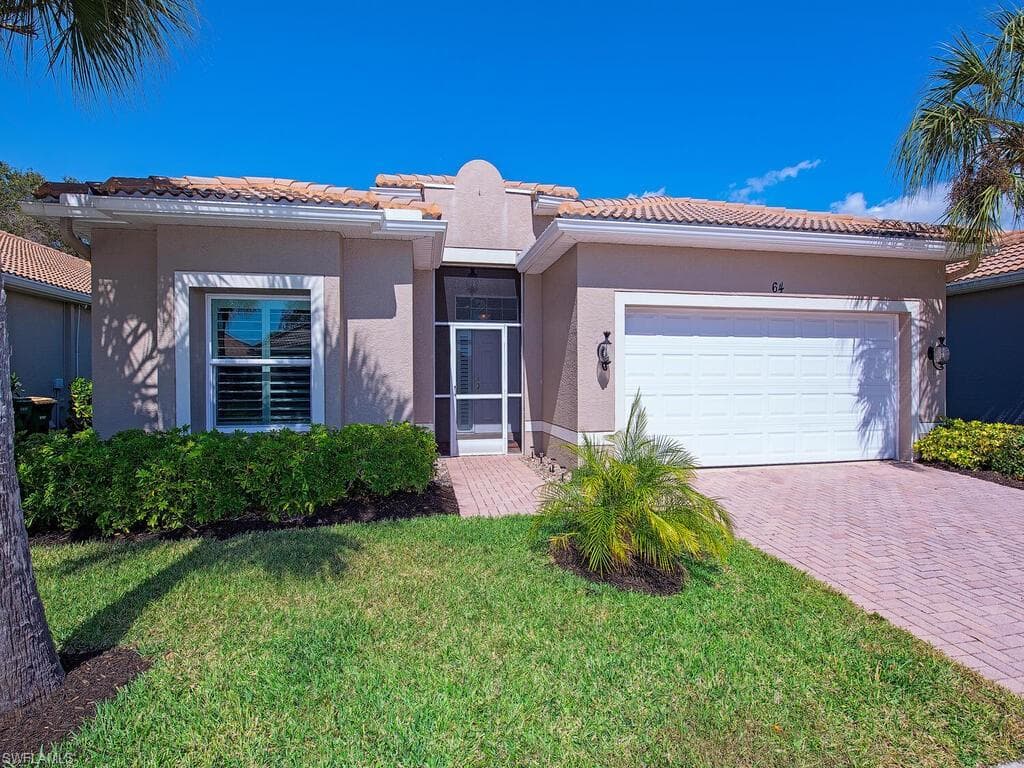 64 Glen Eagle CIR NAPLES, FL 34104