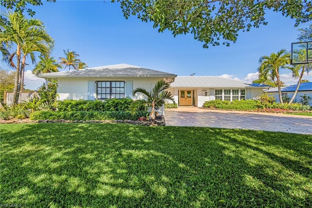 1323 Tanglewood PKWY FORT MYERS, FL 33919