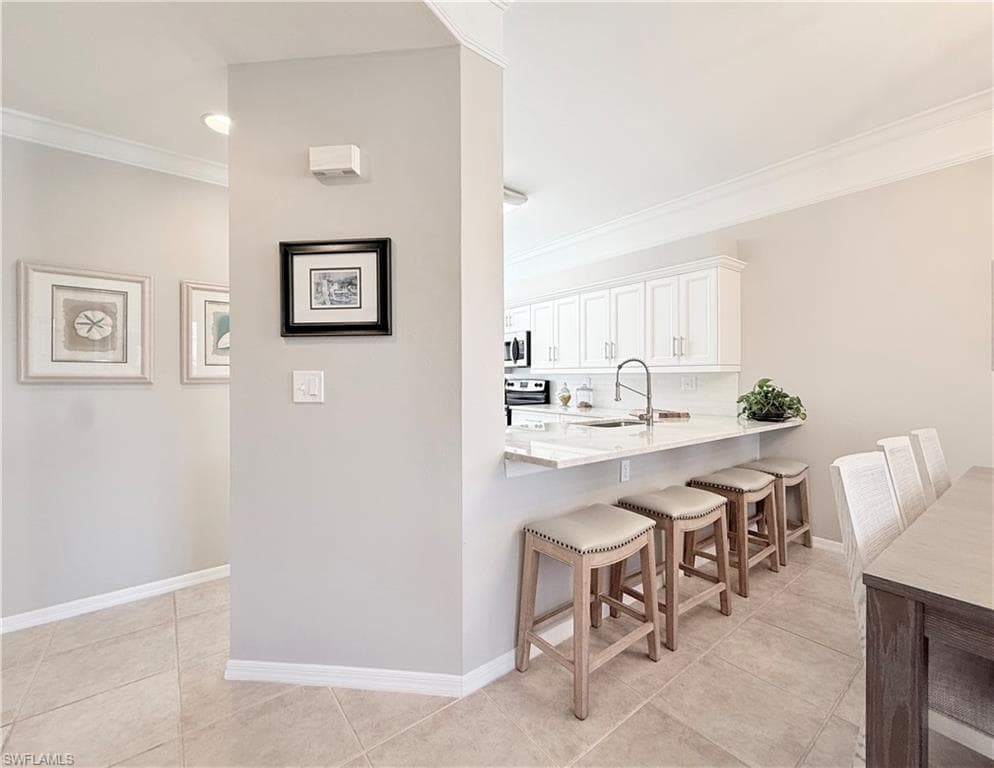 8555 Naples Heritage DR 211 NAPLES, FL 34112