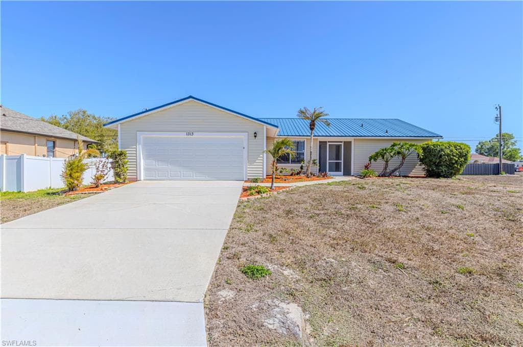 1313 12th PL CAPE CORAL, FL 33909