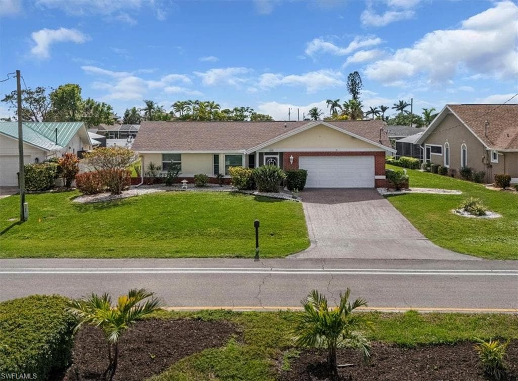 2608 Everest PKWY CAPE CORAL, FL 33904