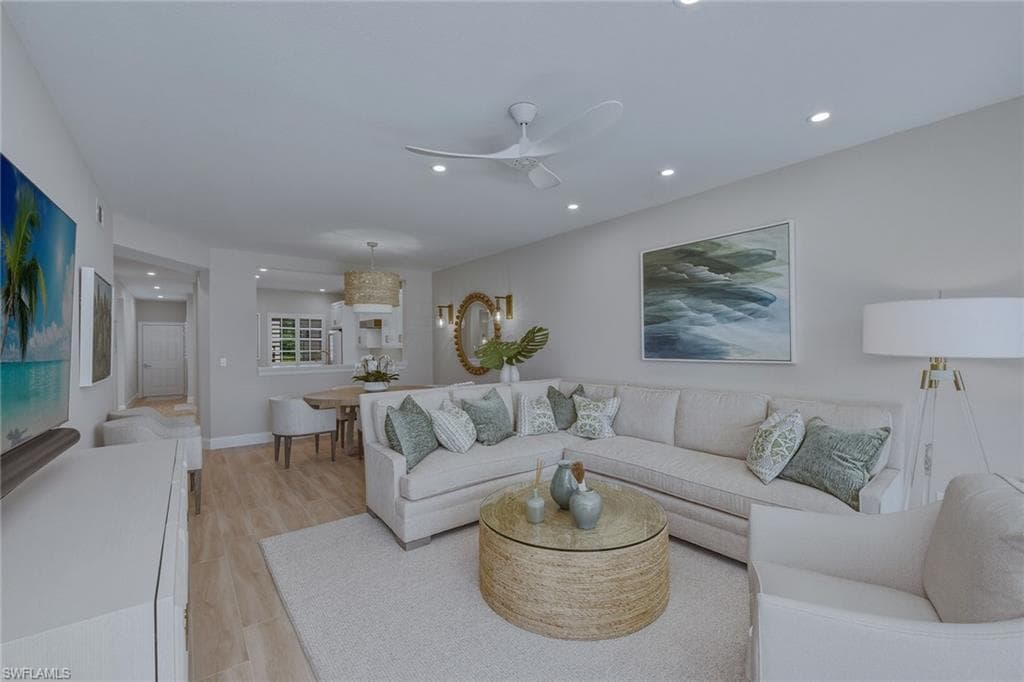 725 LUISA LN 3 NAPLES, FL 34104