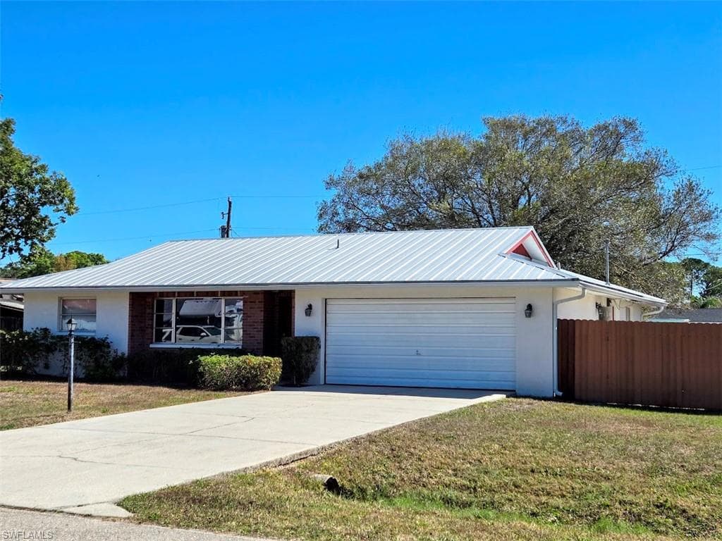 17070 Wayzata CT NORTH FORT MYERS, FL 33917