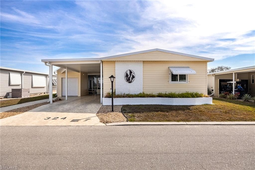 324 Nicklaus BLVD NORTH FORT MYERS, FL 33903