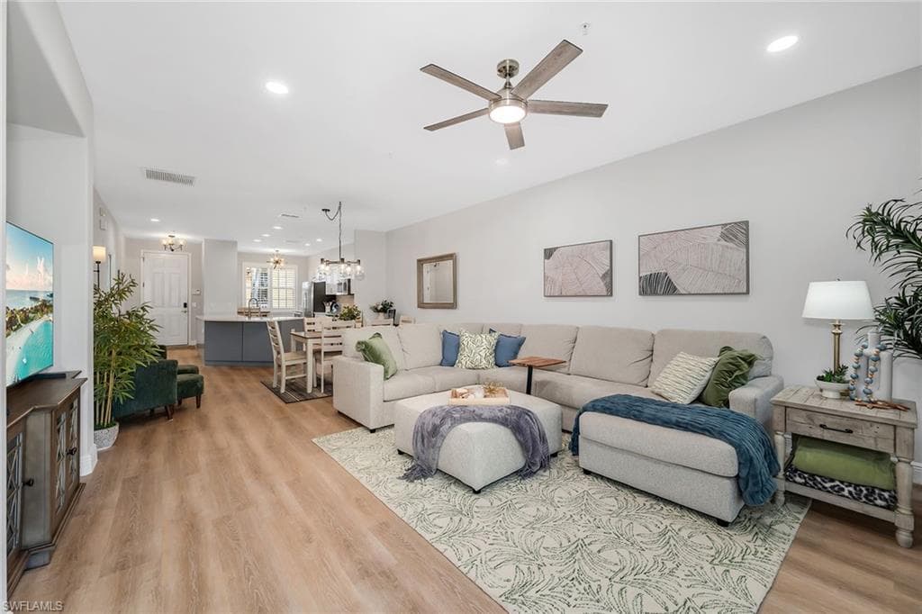 4843 Hampshire CT 2-103 NAPLES, FL 34112