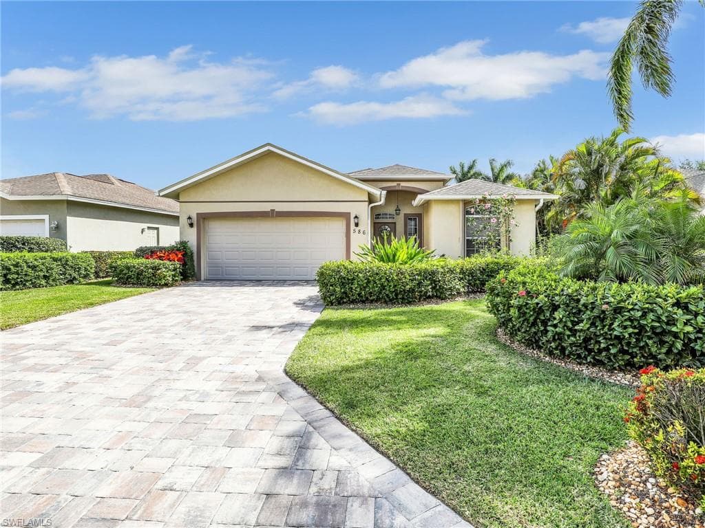 586 Crossfield CIR NAPLES, FL 34104