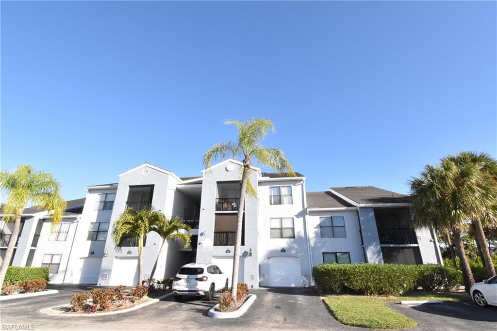 13545 Eagle Ridge DR 818 FORT MYERS, FL 33912