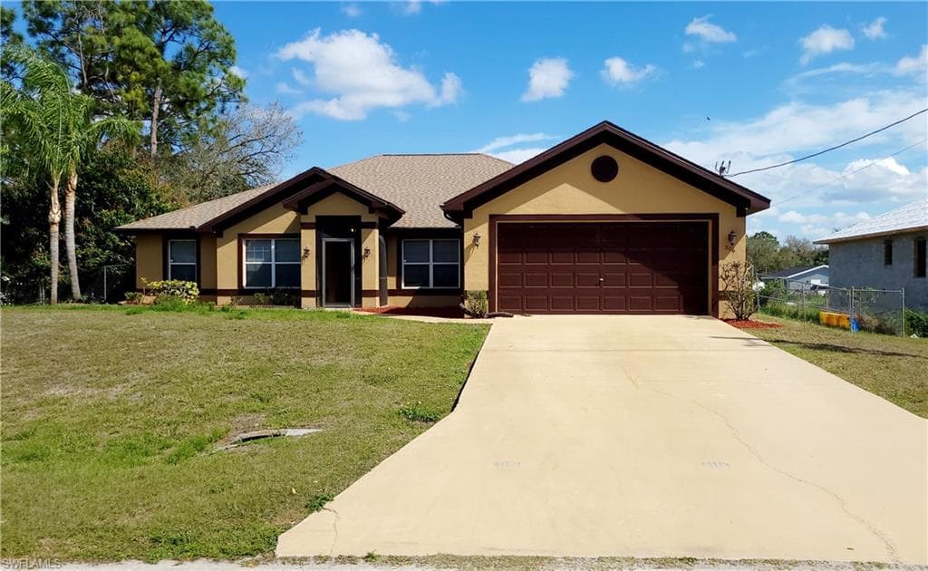 506 Desoto AVE LEHIGH ACRES, FL 33972