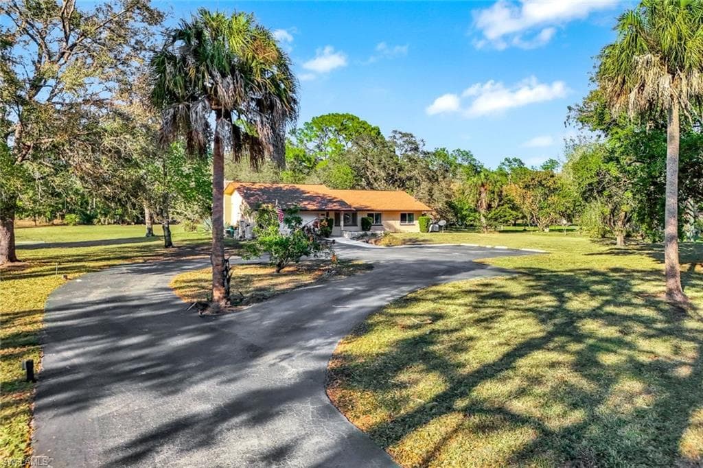 2805 Golden Gate BLVD W NAPLES, FL 34120