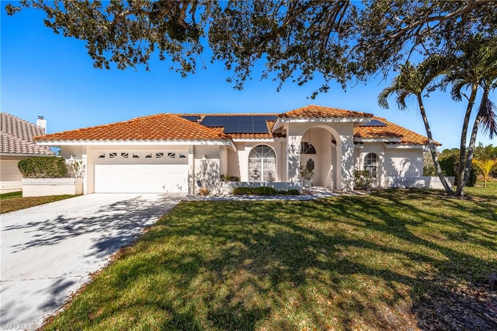 11701 Pinewood Lakes DR FORT MYERS, FL 33913