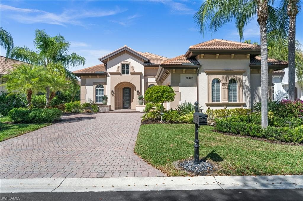 12512 Grandezza CIR ESTERO, FL 33928