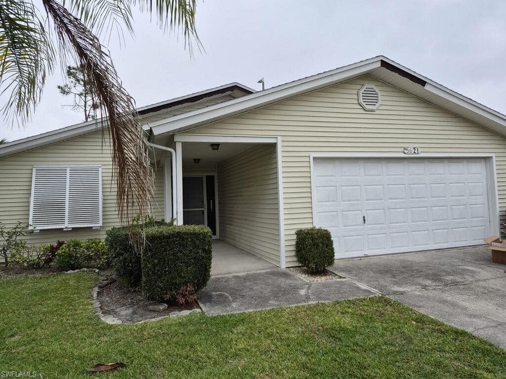 5621 Longleaf DR NORTH FORT MYERS, FL 33917