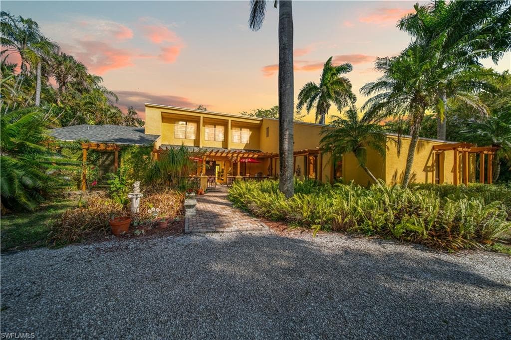 184 W Mariana AVE NORTH FORT MYERS, FL 33903