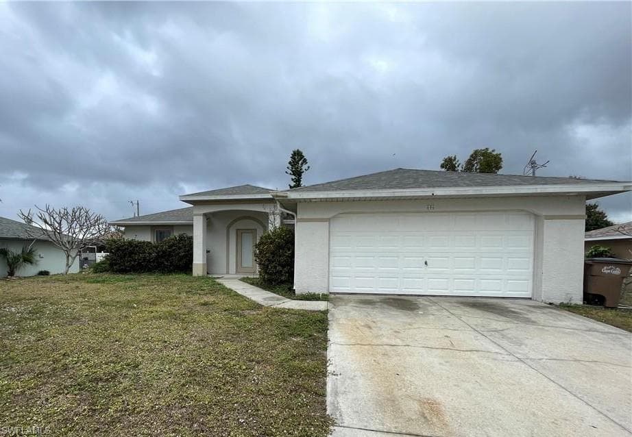 606 SW 27th TER CAPE CORAL, FL 33914