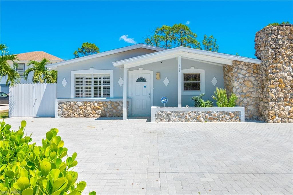 5350 Catts ST NAPLES, FL 34113