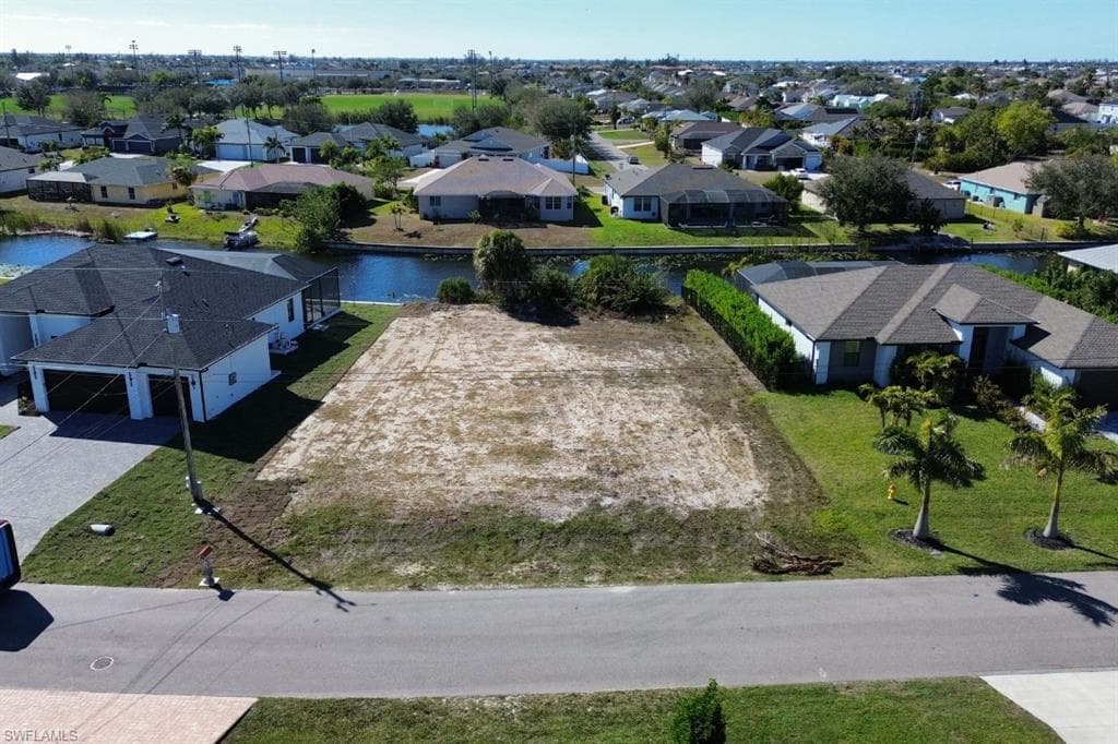 302 SW 26th AVE CAPE CORAL, FL 33991