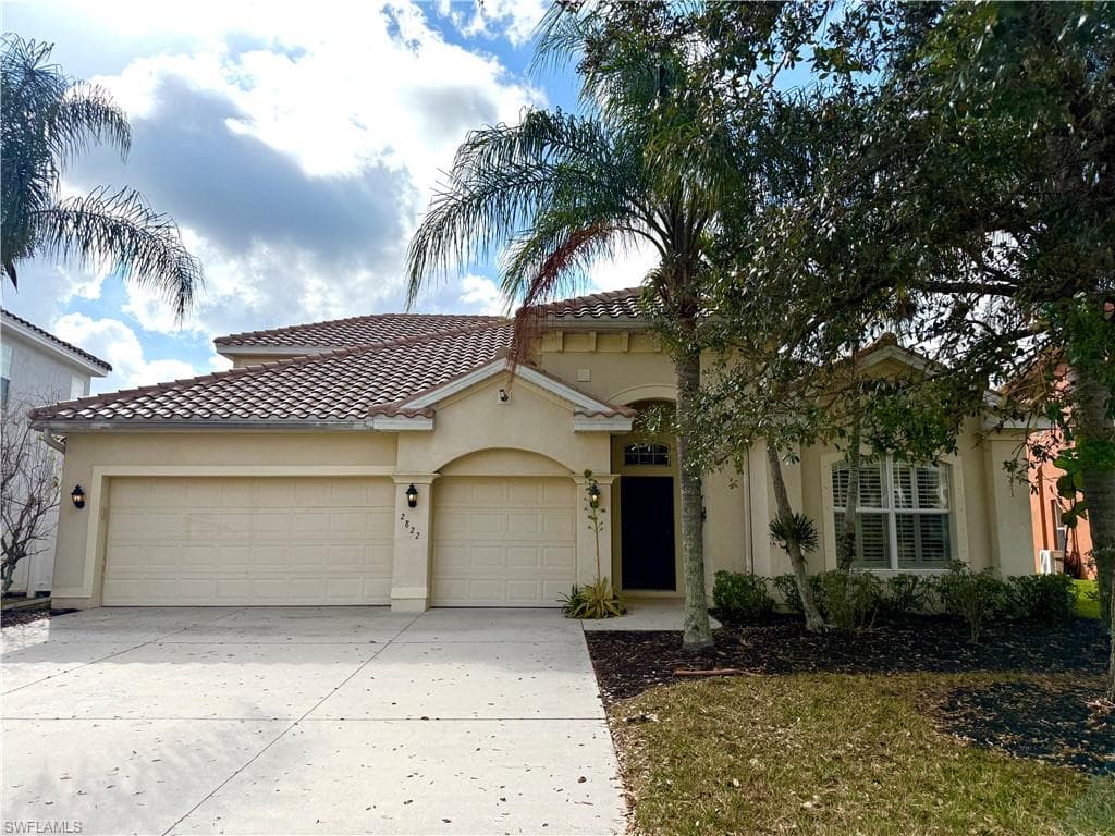 2822 Via Piazza LOOP FORT MYERS, FL 33905