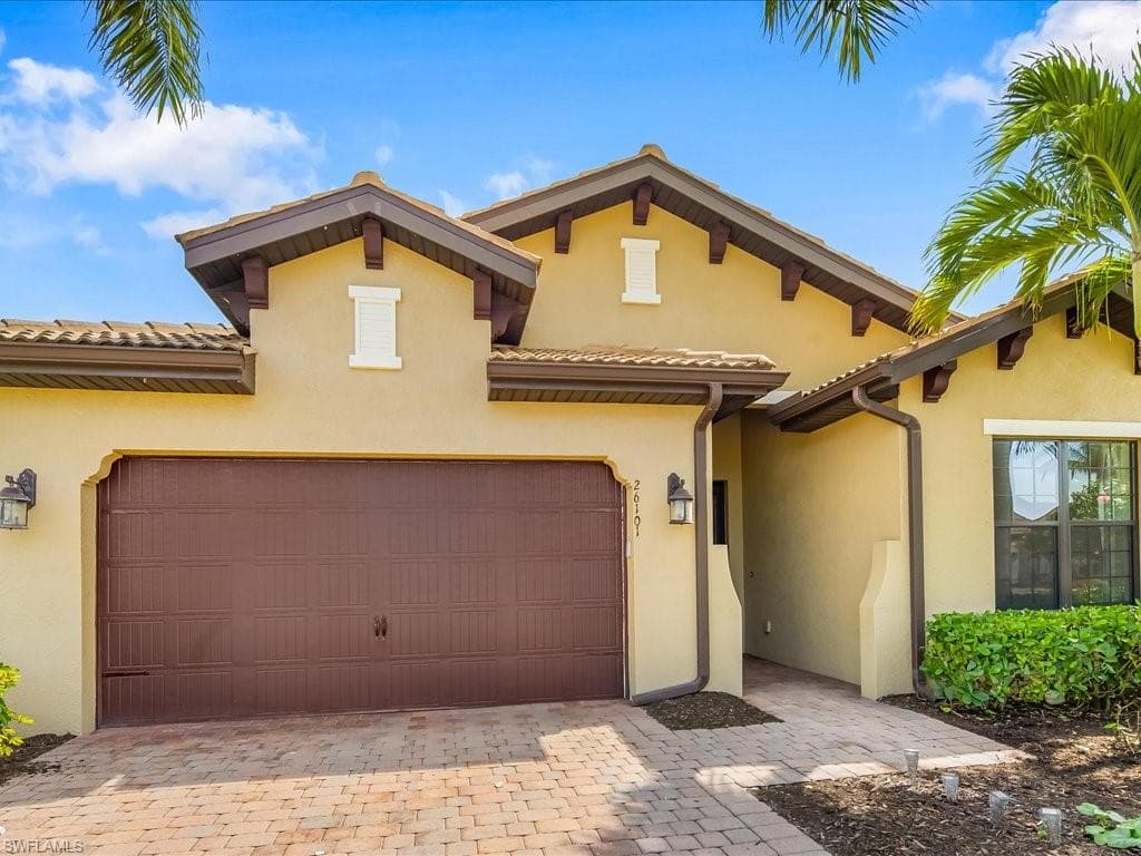 26101 Saint Michael LN BONITA SPRINGS, FL 34135