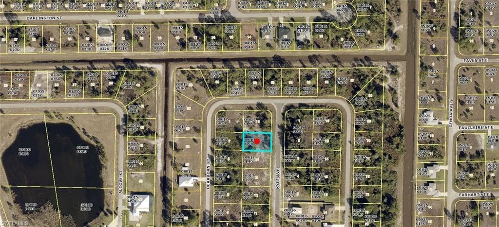 948 Kyle AVE LEHIGH ACRES, FL 33974