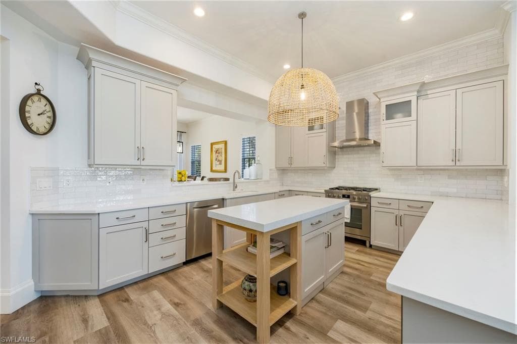2870 Castillo CT 103 NAPLES, FL 34109