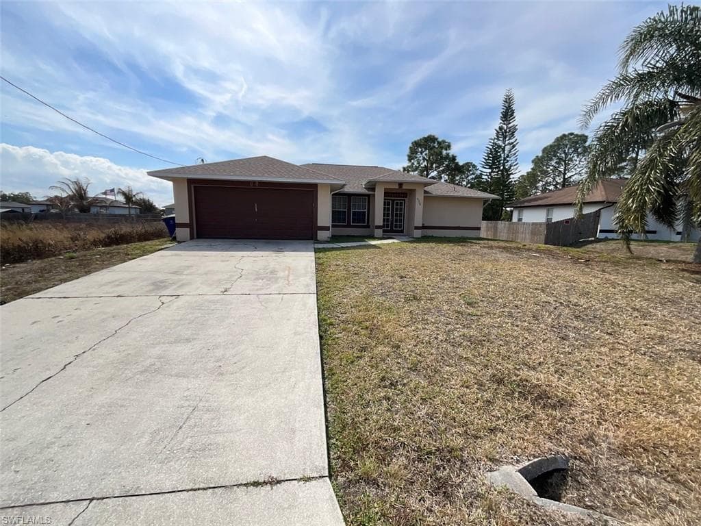 4005 1st ST SW LEHIGH ACRES, FL 33976