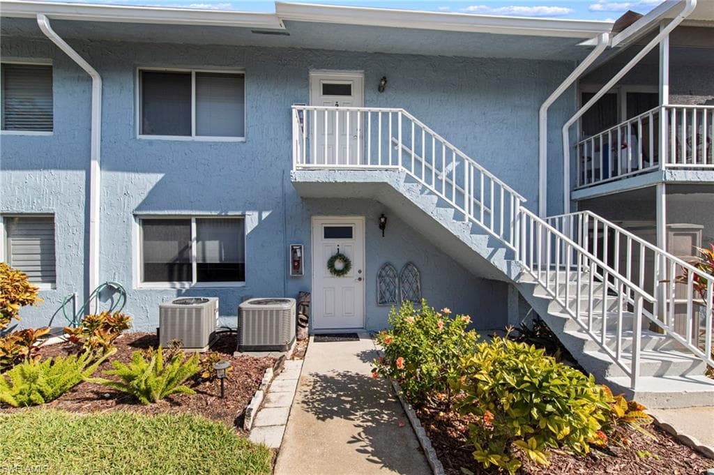 256 Palm DR 1 NAPLES, FL 34112