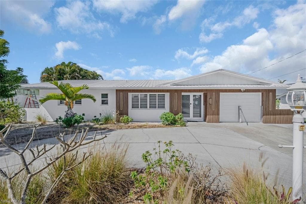 4625 Forest Glen DR NORTH FORT MYERS, FL 33903