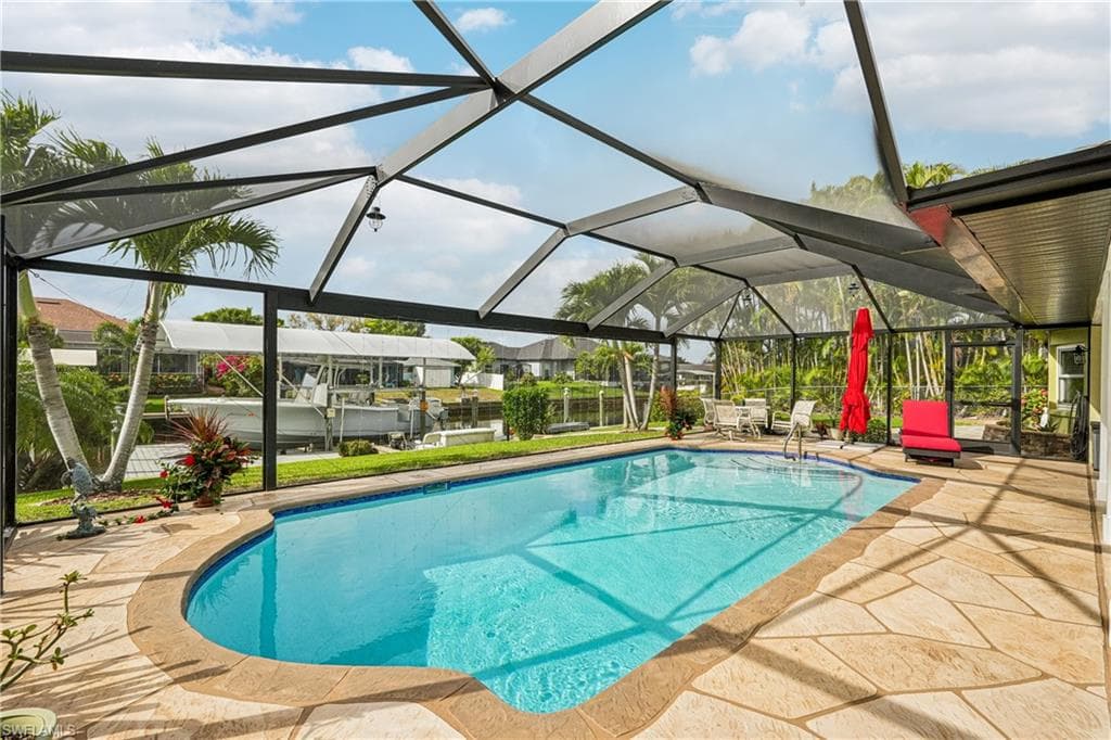 2204 SE 15th TER CAPE CORAL, FL 33990