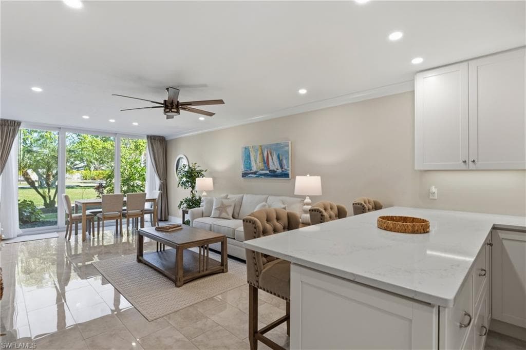 682 Broad AVE S J682 NAPLES, FL 34102