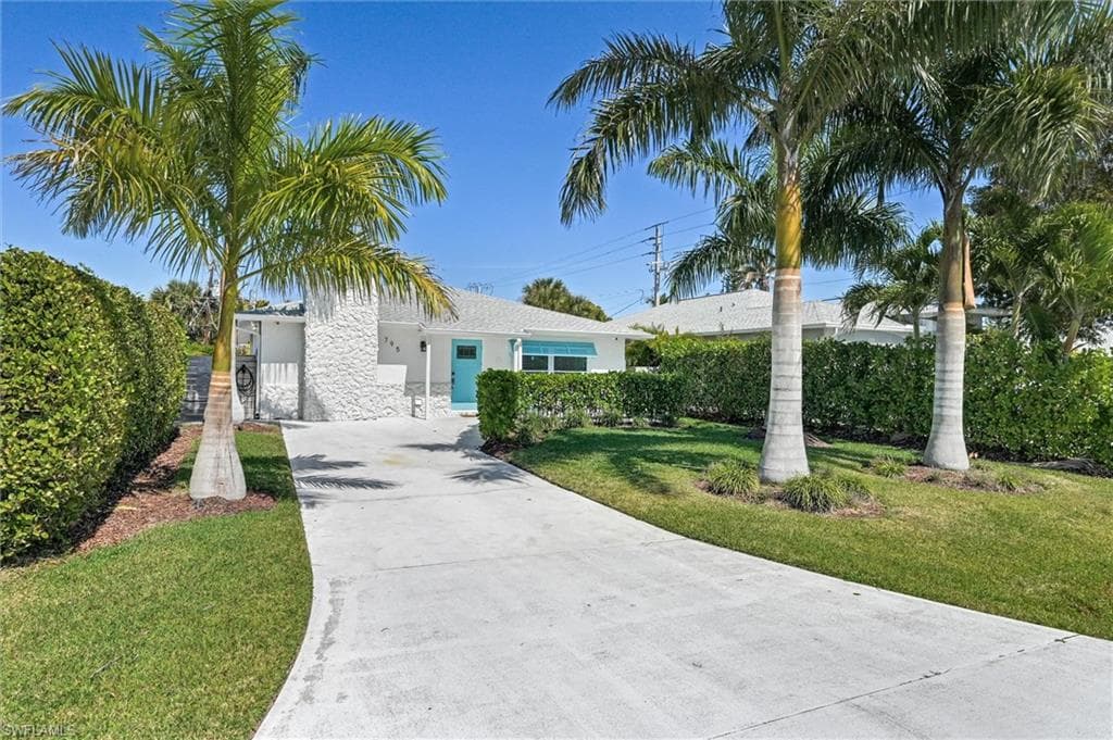 795 94th AVE N NAPLES, FL 34108