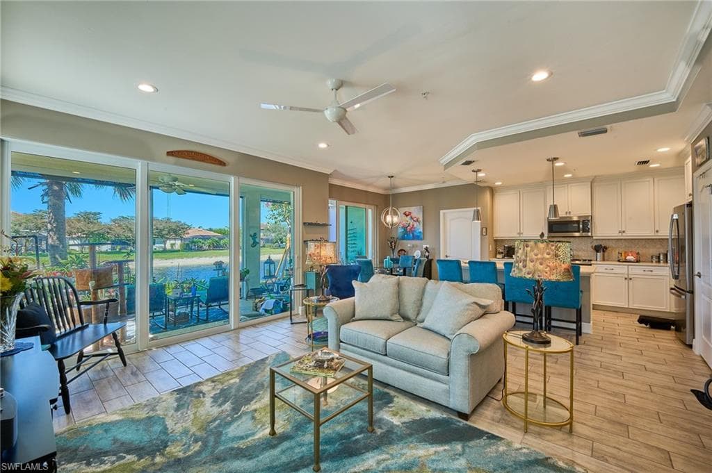 2319 Sawyers Hill RD 701 NAPLES, FL 34120