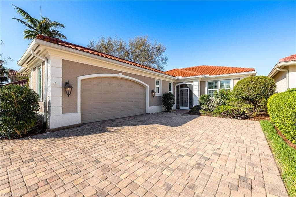 982 Fountain RUN NAPLES, FL 34119