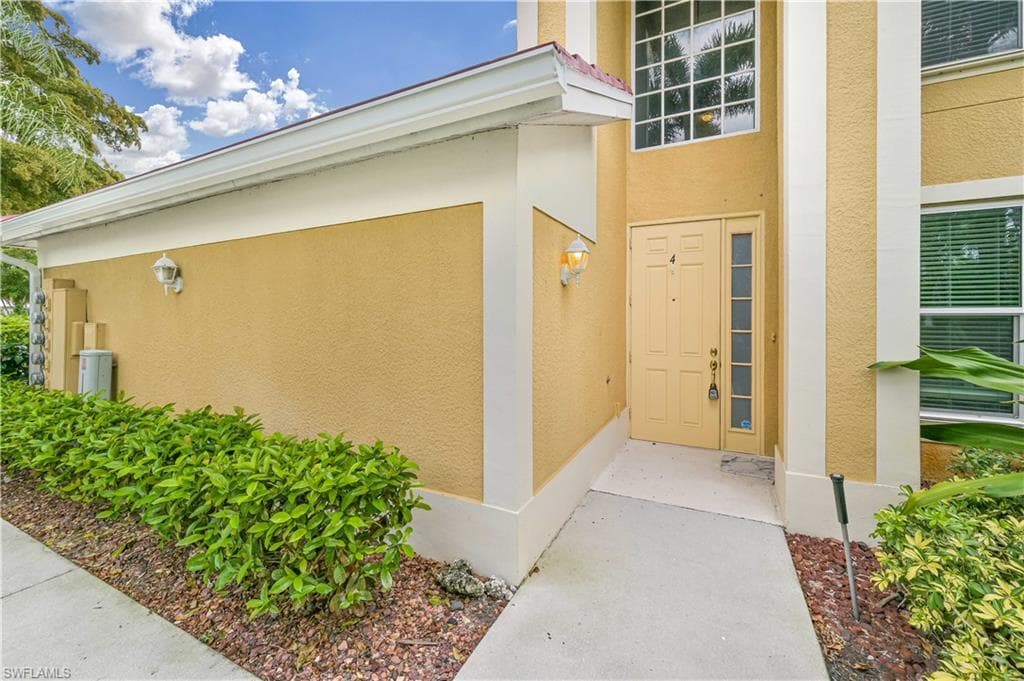 3221 Sea Haven CT 2604 NORTH FORT MYERS, FL 33903