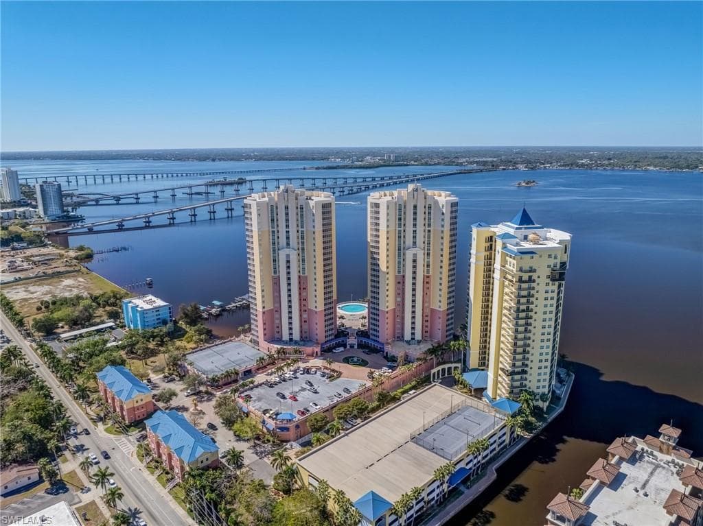 2743 1st ST 2102 FORT MYERS, FL 33916