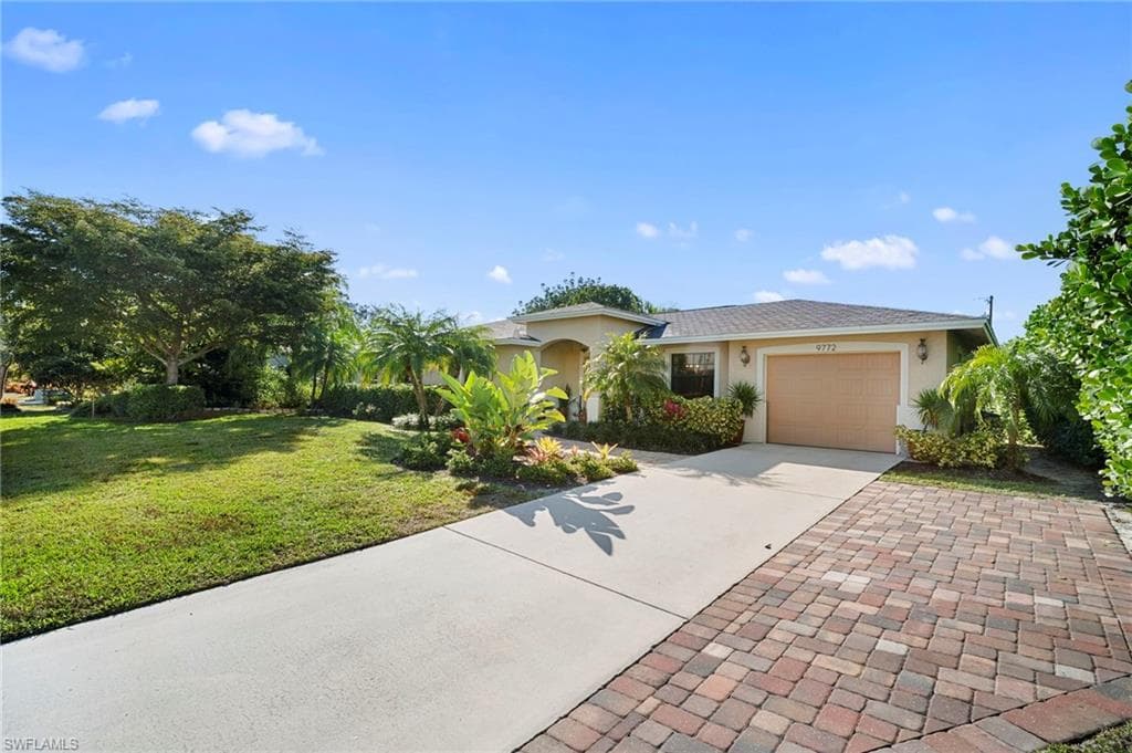 9772 Bobwhite LN BONITA SPRINGS, FL 34135