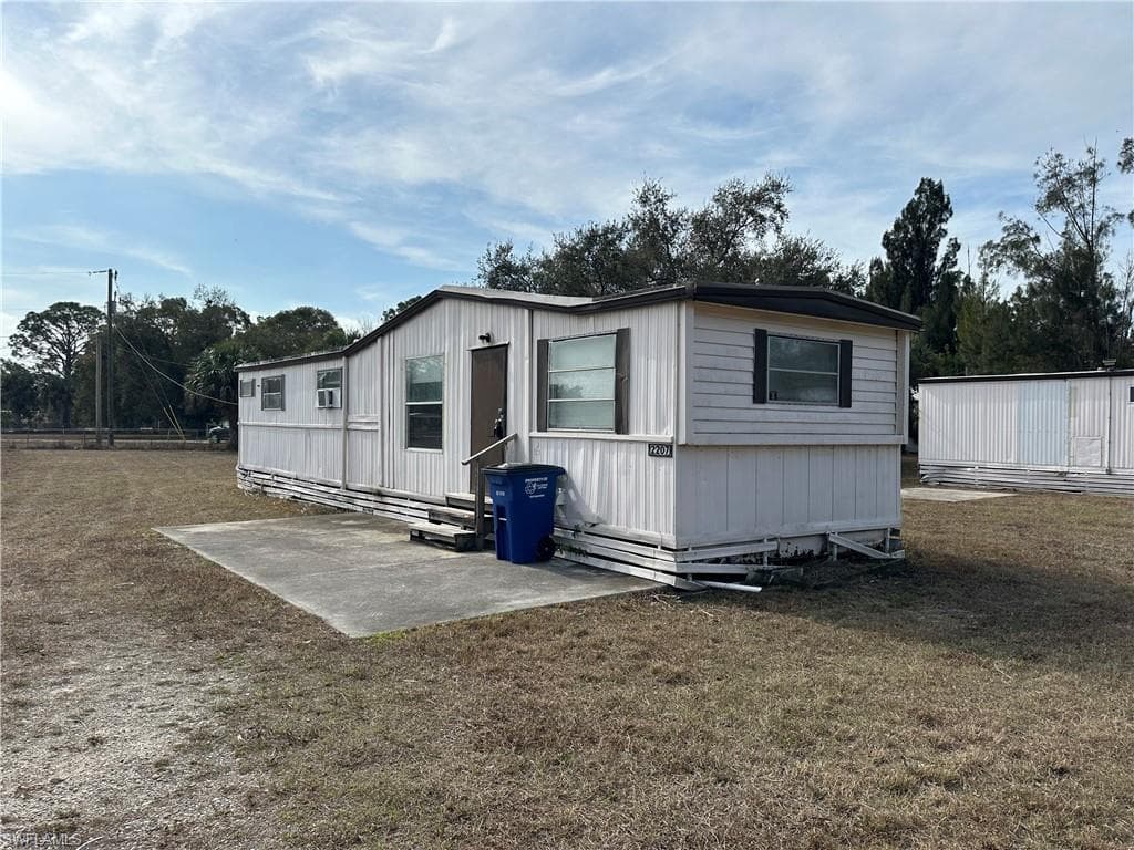 2207 Cantor LN 2207 NORTH FORT MYERS, FL 33917