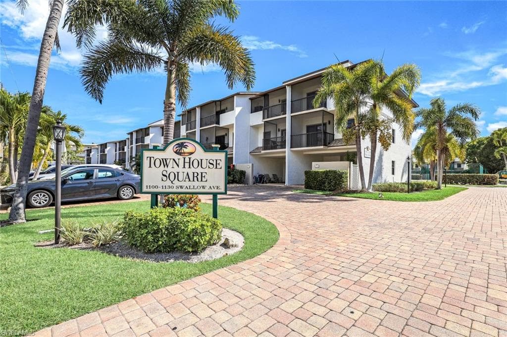 1100 Swallow AVE A109 MARCO ISLAND, FL 34145