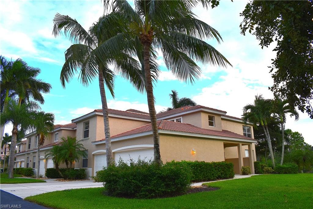 354 Dover PL D-104 NAPLES, FL 34104