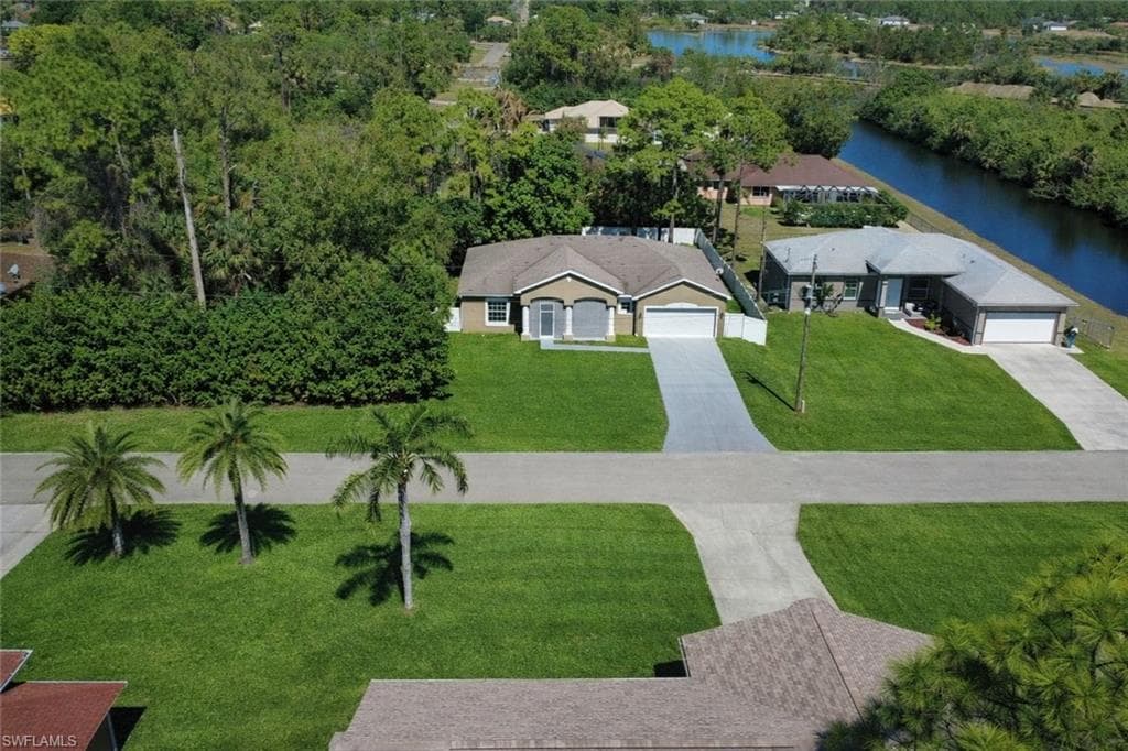 2502 10th ST W LEHIGH ACRES, FL 33971