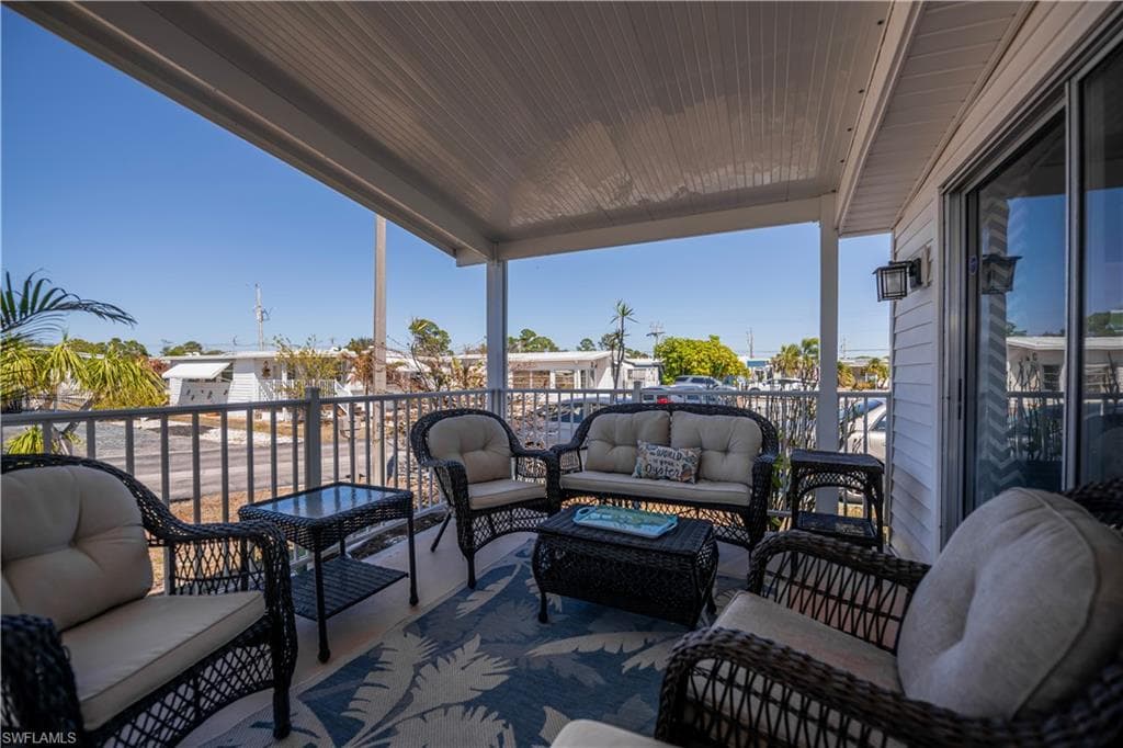 154 Overland TRL NORTH FORT MYERS, FL 33917