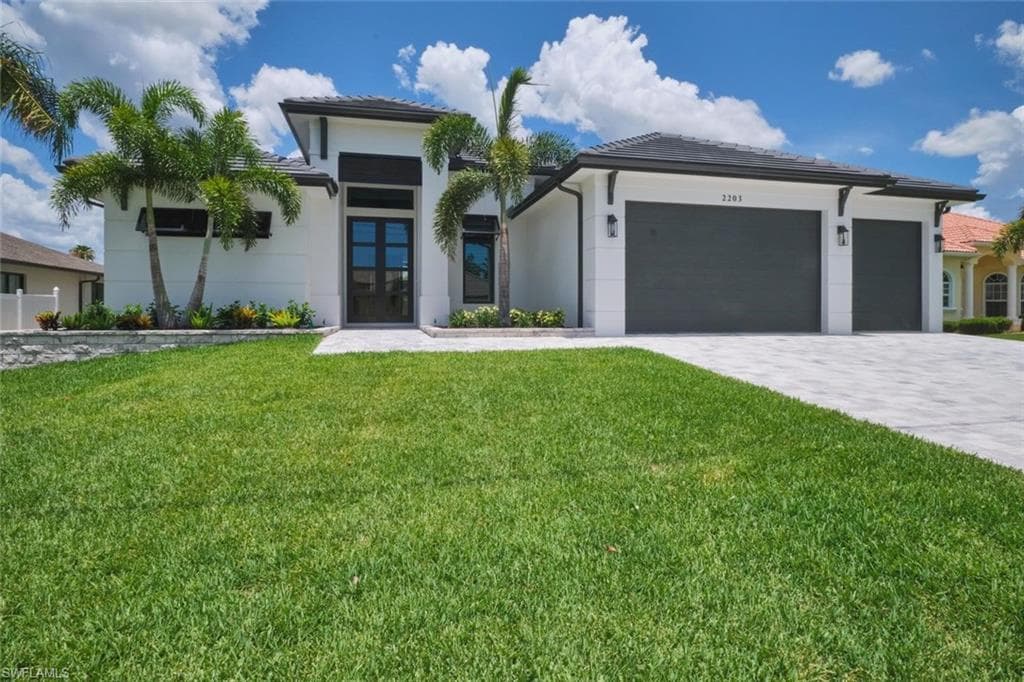 2203 SW 52nd ST CAPE CORAL, FL 33914