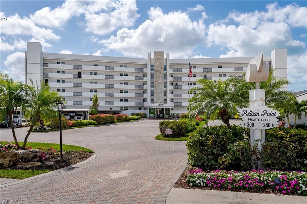 300 Park Shore DR 3D NAPLES, FL 34103