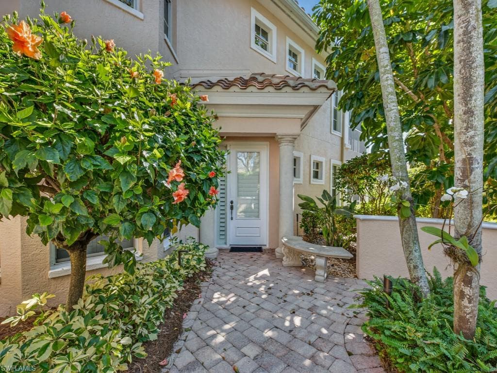 540 Via Veneto 102 NAPLES, FL 34108