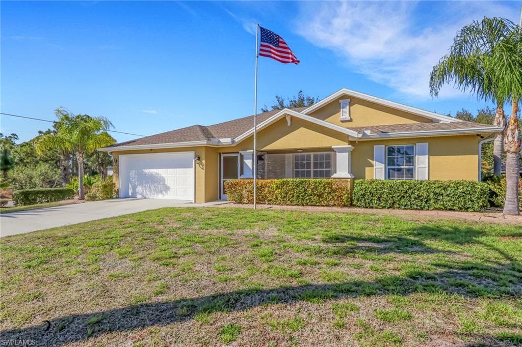 1105 Milwaukee BLVD LEHIGH ACRES, FL 33974
