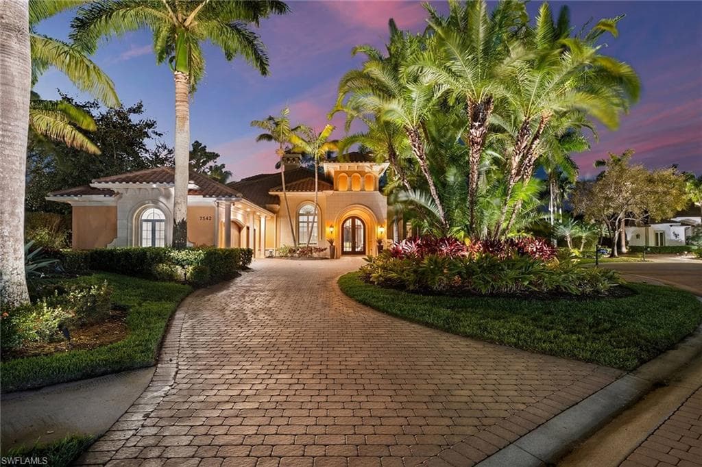 7542 Snead CT NAPLES, FL 34113